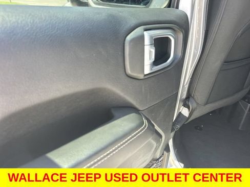 Used 2020 Jeep Wrangler Unlimited Sahara w/ LED Lighting Group AWD/4WD image 13