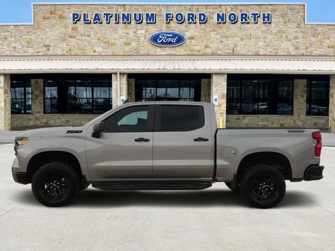 Used 2025 Chevrolet Silverado 1500 Custom Trail Boss w/ Dark Appearance Package image 3