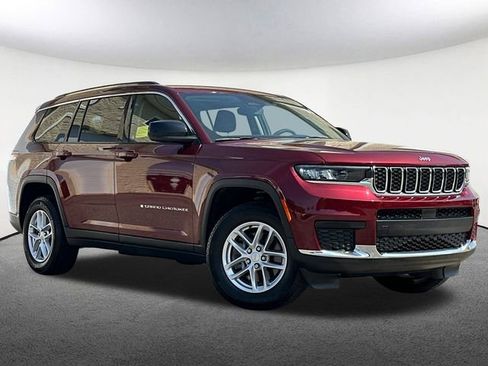 Used 2023 Jeep Grand Cherokee L Laredo image 2