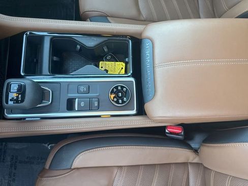 Used 2025 Nissan Pathfinder Platinum image 24