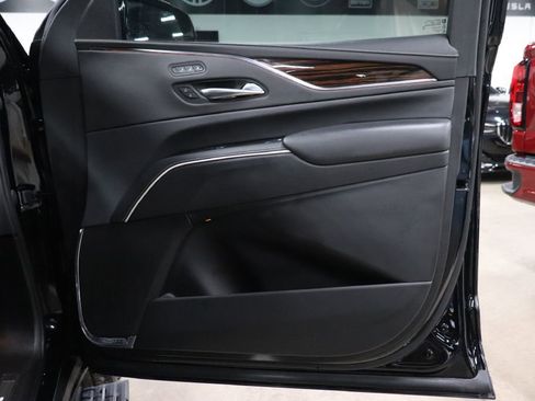 Used 2022 Cadillac Escalade ESV Premium Luxury w/ Performance Package image 31