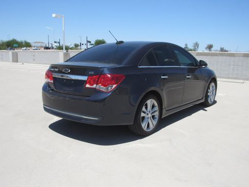 Used 2015 Chevrolet Cruze LTZ w/ Sun, Sound and Sport Package FWD image 5