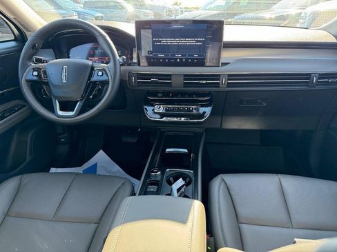 New 2025 Lincoln Corsair AWD w/ Equipment Group 101A image 13