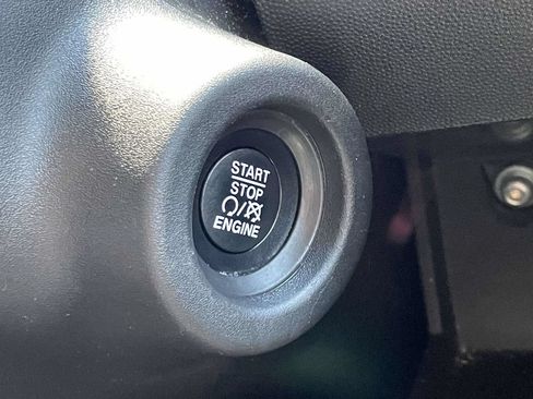 Used 2025 RAM ProMaster 2500 w/ Convenience Group FWD image 28