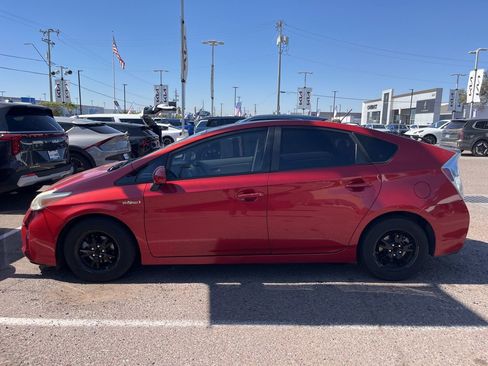 Used 2015 Toyota Prius Two image 2