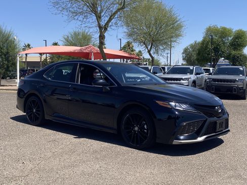 Used 2024 Toyota Camry XSE FWD image 7
