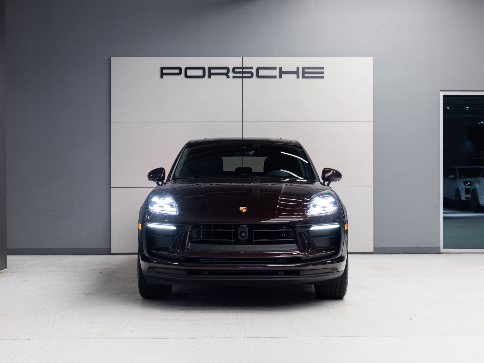 Certified 2026 Porsche Macan AWD/4WD image 10