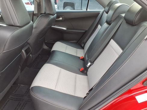Used 2014 Toyota Camry L image 7