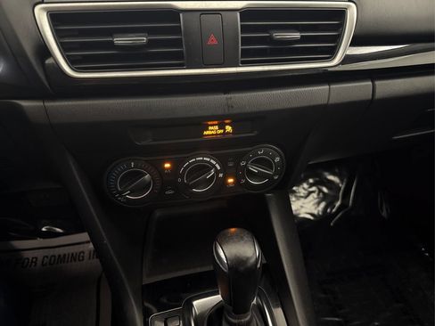 Used 2015 MAZDA MAZDA3 i Touring FWD image 40