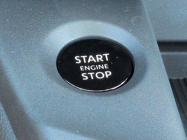 Certified 2027 Nissan Sentra SR w/ Floor Mat Package FWD image 25
