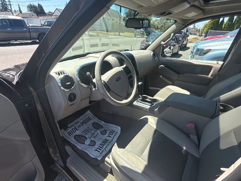 Used 2006 Ford Explorer XLT AWD/4WD image 9