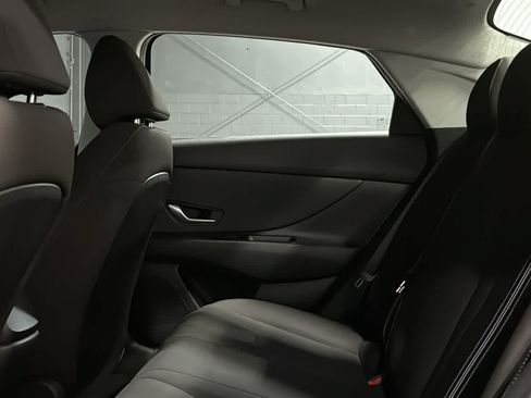 Used 2023 Hyundai Elantra SEL w/ Convenience Package FWD image 19