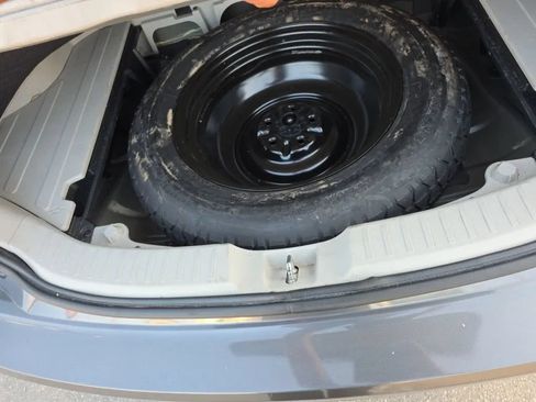 Used 2010 Toyota Venza FWD image 23