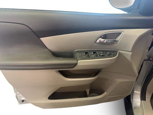 Used 2016 Honda Odyssey LX image 13