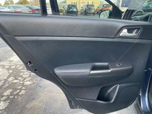 Used 2022 Kia Sportage LX image 12