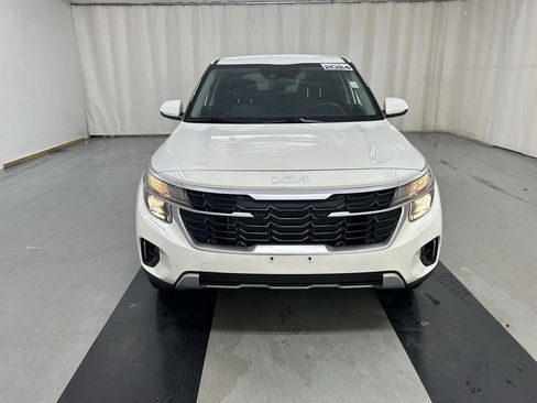Used 2024 Kia Seltos LX AWD/4WD image 3