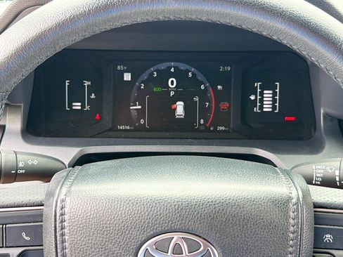 Used 2025 Toyota 4Runner SR5 RWD image 12
