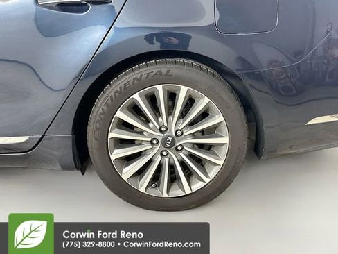 Used 2017 Kia Cadenza Premium w/ Luxury Package image 32