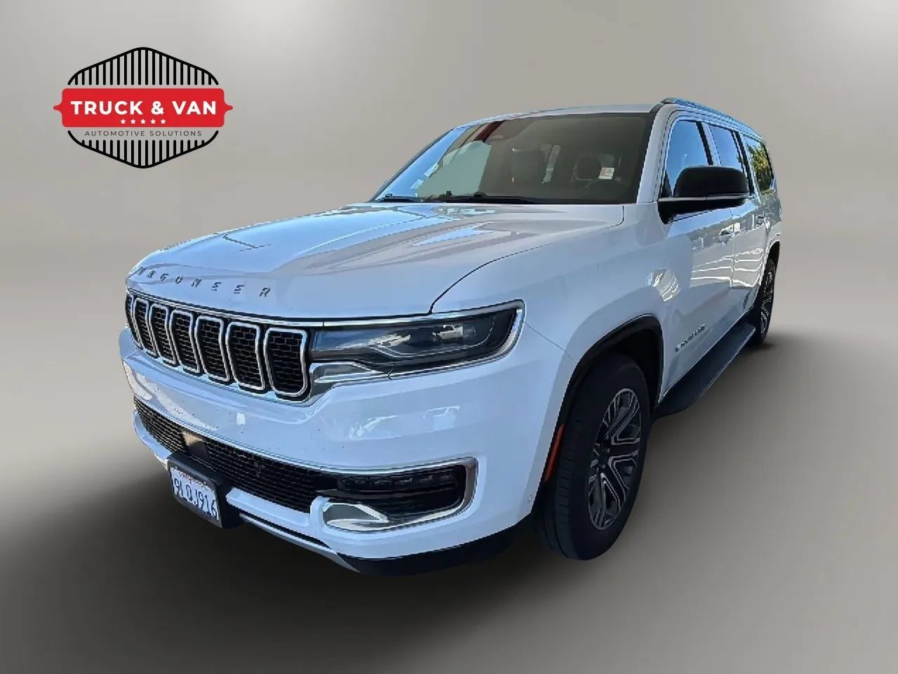 Used 2024 Jeep Wagoneer L Series II w/ Flexible Seating Group RWD image 1