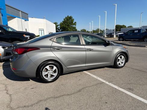 Used 2014 Hyundai Elantra SE FWD image 5