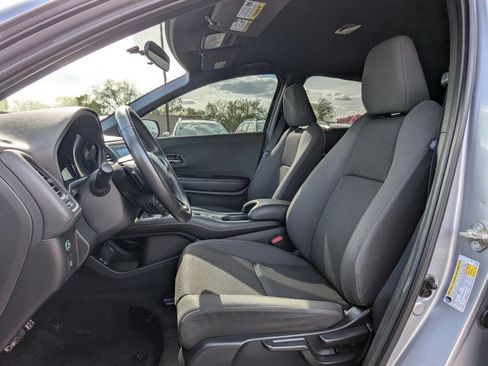 Used 2019 Honda HR-V Sport image 12