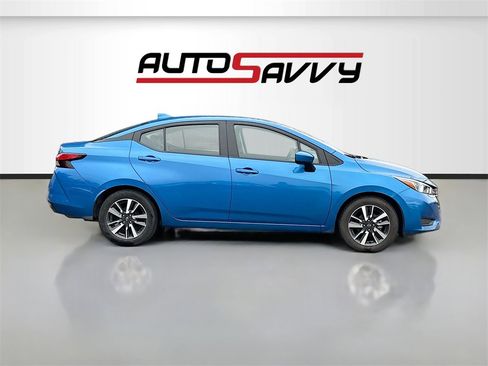 Used 2024 Nissan Versa SV image 8