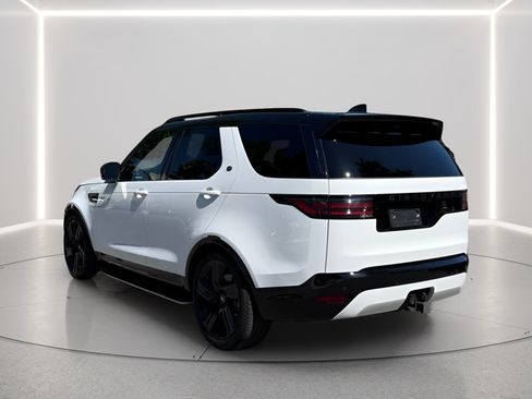 Certified 2025 Land Rover Discovery Dynamic SE AWD/4WD image 3