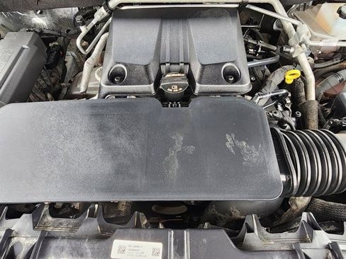 Used 2024 Chevrolet Colorado ZR2 w/ ZR2 Convenience Package III image 31