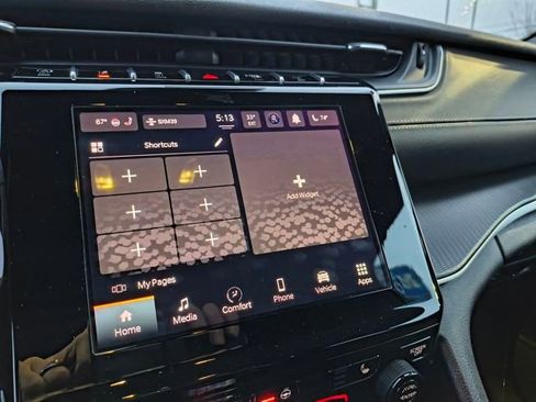 Used 2024 Jeep Grand Cherokee L Laredo image 3