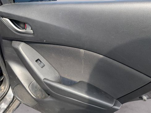 Used 2016 MAZDA MAZDA3 i Sport w/ Preferred Equipment Package image 35