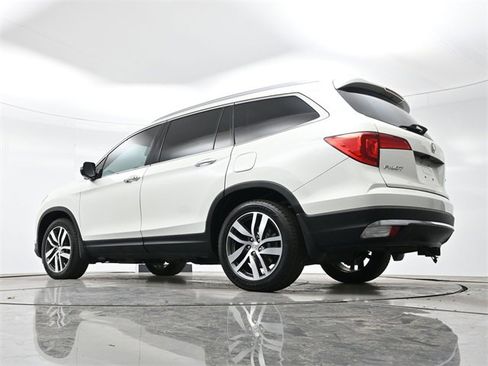 Used 2016 Honda Pilot Touring image 35