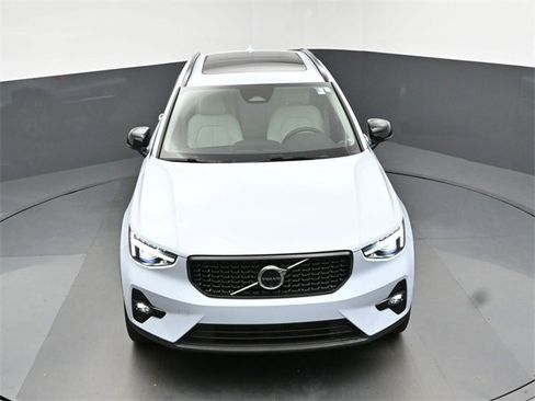 Used 2024 Volvo XC40 B5 Ultimate w/ Protection Package Premier image 47