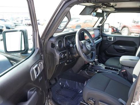 Certified 2025 Jeep Wrangler Unlimited Rubicon 4xe w/ Safety Group AWD/4WD image 15