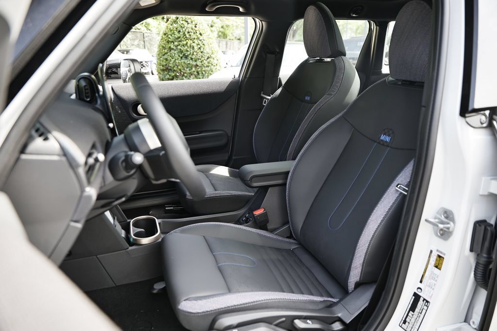 New 2026 MINI Cooper 4-Door Hardtop FWD image 20