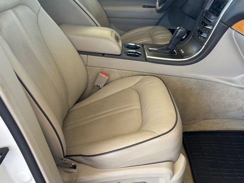 Used 2013 Lincoln MKX AWD image 17