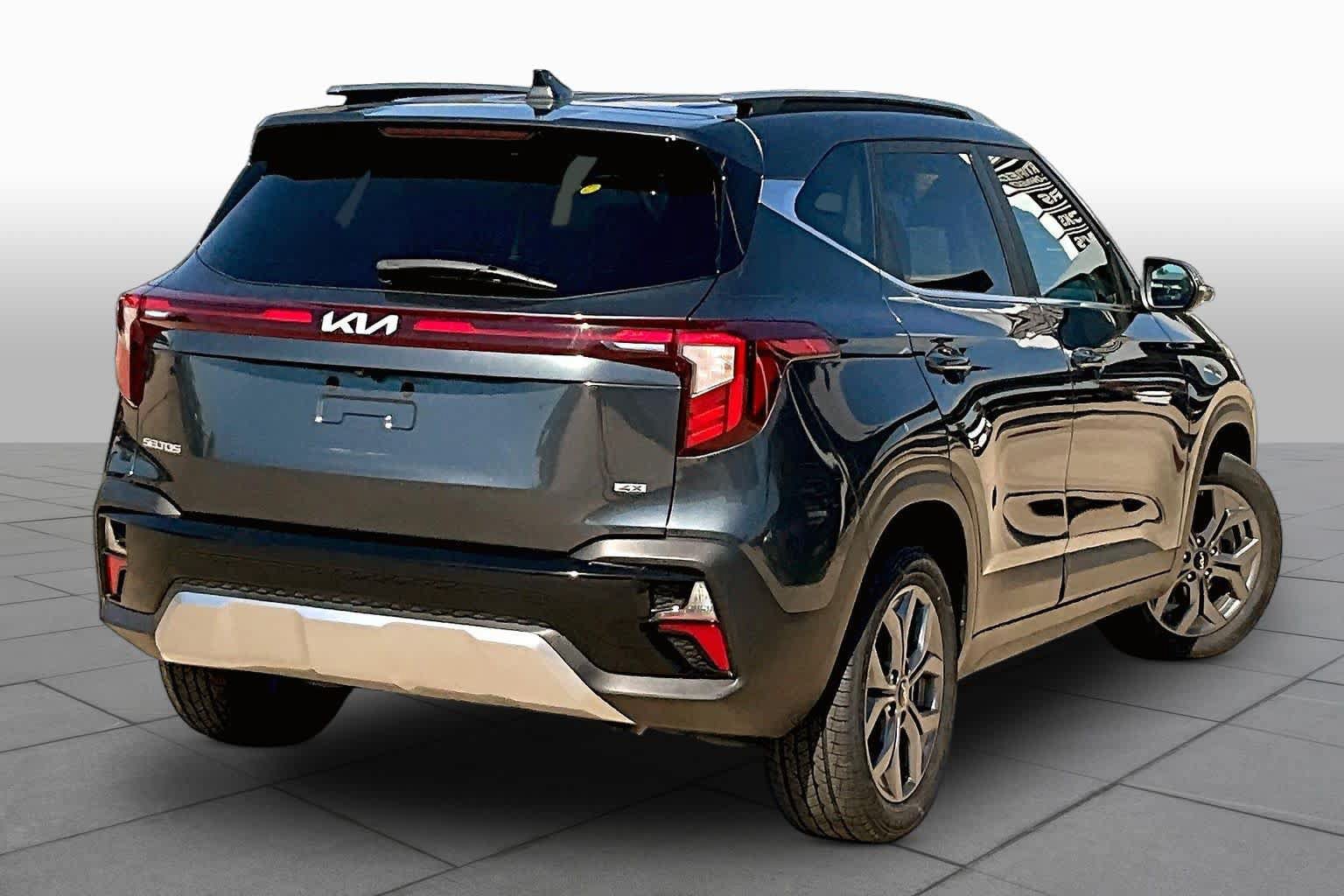 Used 2024 Kia Seltos S AWD/4WD image 12