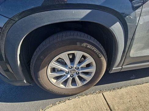 Used 2024 Toyota Grand Highlander XLE image 5