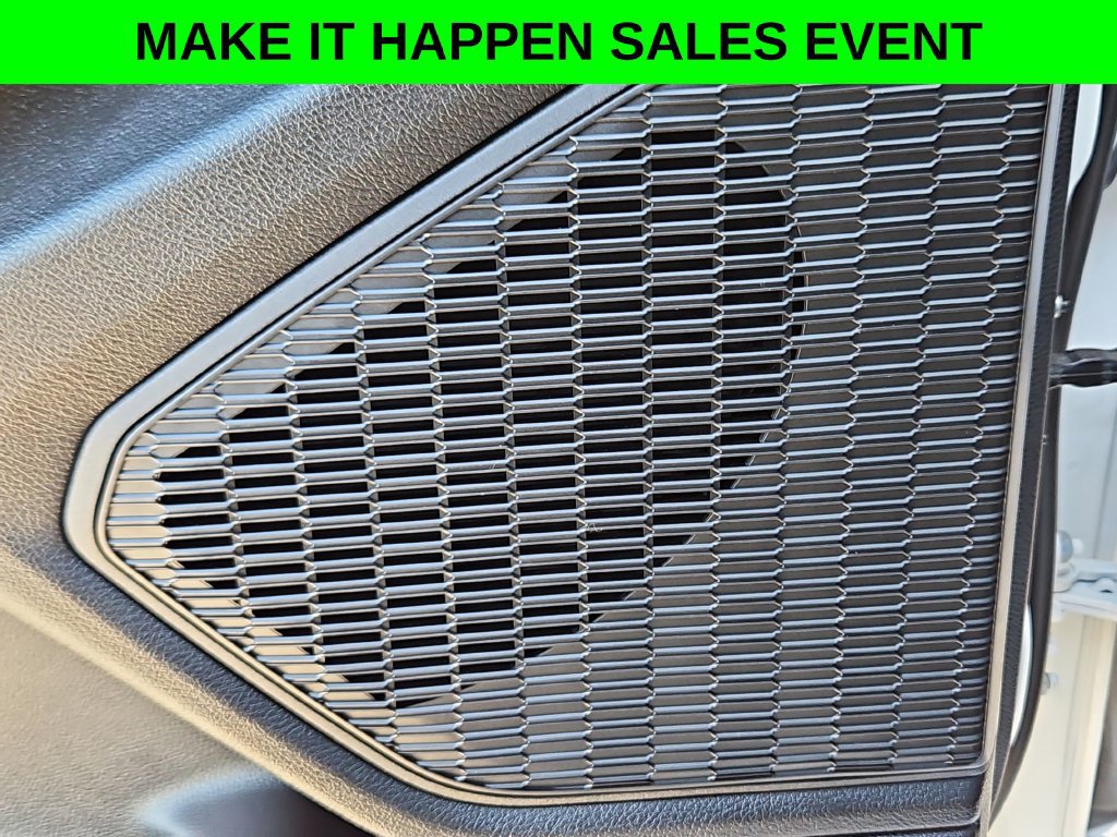 Used 2025 Jeep Grand Cherokee Laredo X RWD image 13
