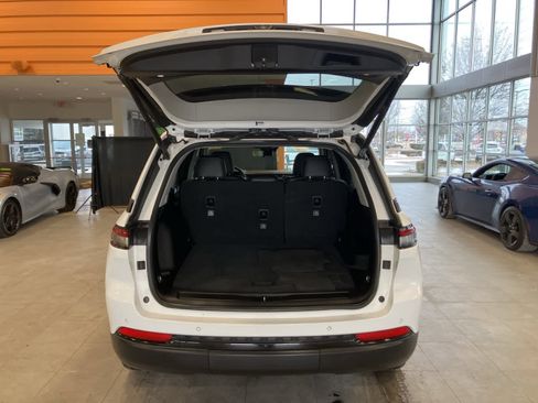 Used 2023 Jeep Grand Cherokee Limited w/ Luxury Tech Group II image 28