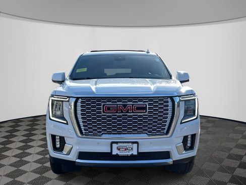Used 2023 GMC Yukon XL Denali w/ Denali Reserve Package image 2