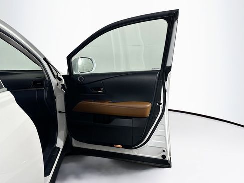 Used 2013 Lexus RX 450h AWD image 33