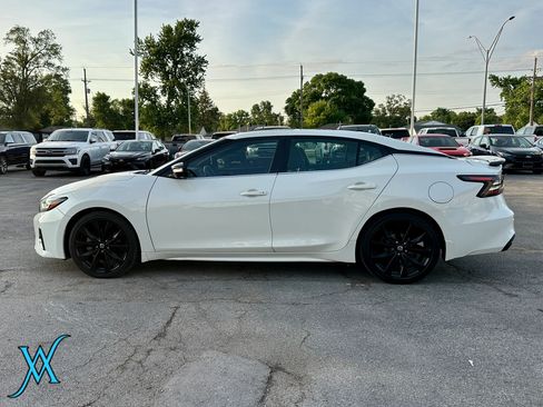 Used 2021 Nissan Maxima SR w/ Sport Mat Group FWD image 4