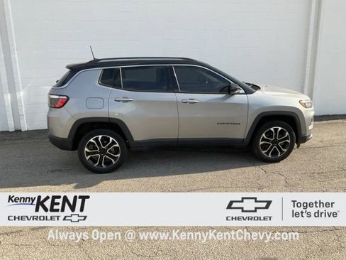 Used 2022 Jeep Compass Limited image 3