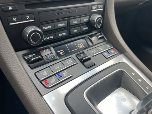 Used 2022 Porsche 718 Boxster image 19