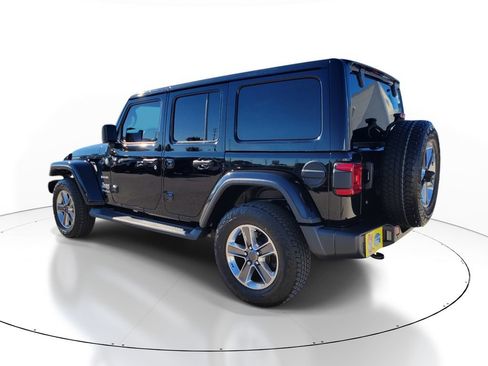 Used 2020 Jeep Wrangler Unlimited Sahara w/ Dual Top Group AWD/4WD image 3