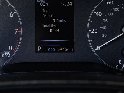 Used 2023 Toyota Corolla LE FWD image 27