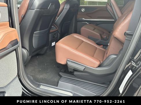 New 2026 Lincoln Navigator L Reserve AWD/4WD image 11