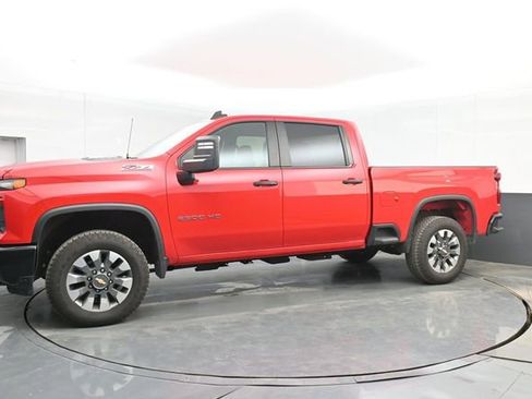 Used 2024 Chevrolet Silverado 2500 Custom w/ Custom Value Package AWD/4WD image 11