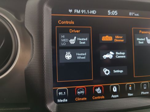 Used 2022 Jeep Wrangler Sport AWD/4WD image 6