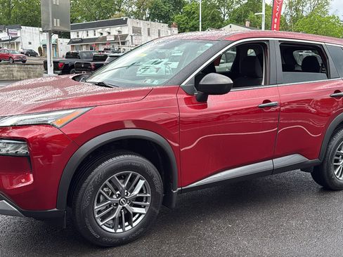 Certified 2023 Nissan Rogue S AWD/4WD image 3
